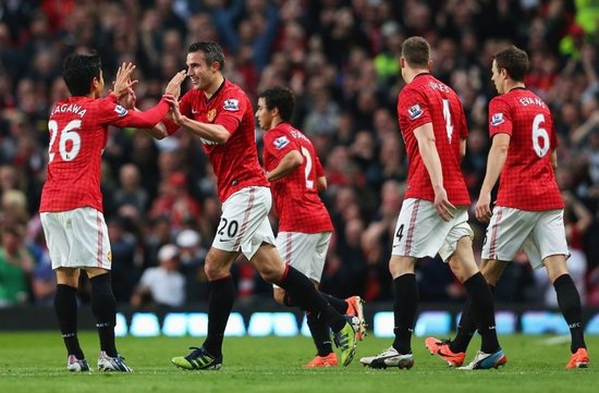 突发状况：大巴故障，球队陷入困境（紧急状况：大巴抛锚，球队受困）